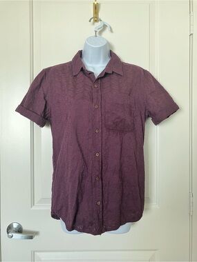 EARTHBOUND Men's Short-Sleeve Button-Down Shirt in Burgundy Plum